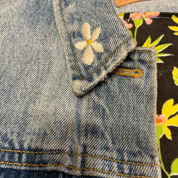 Mary Jane Levi’s denim jacket - Picture 8 of 8